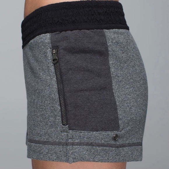 Lululemon All In Shorts (2015) RARE - Picture 2 of 6